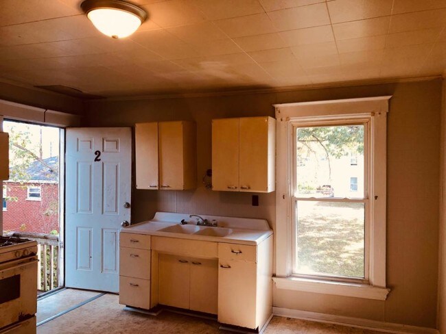 Building Photo - 3920 Decoursey Ave Unit 2