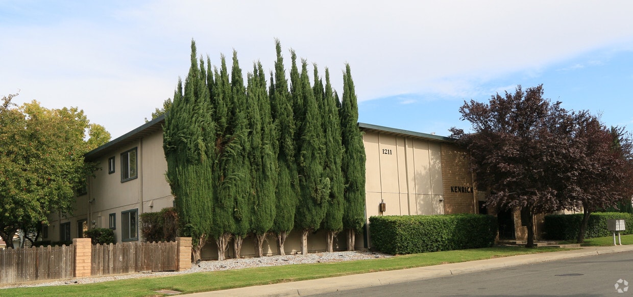 Primary Photo - Kenrick Apartments