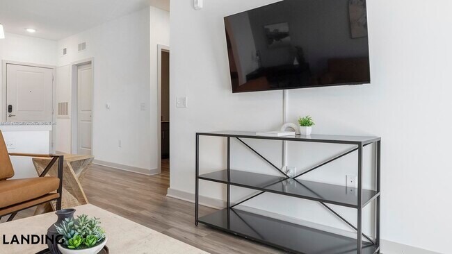 Foto del edificio - 6000 Front St