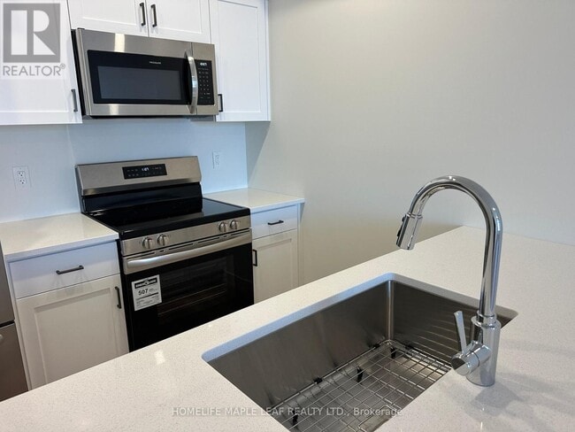 Building Photo - 824 Woolwich St