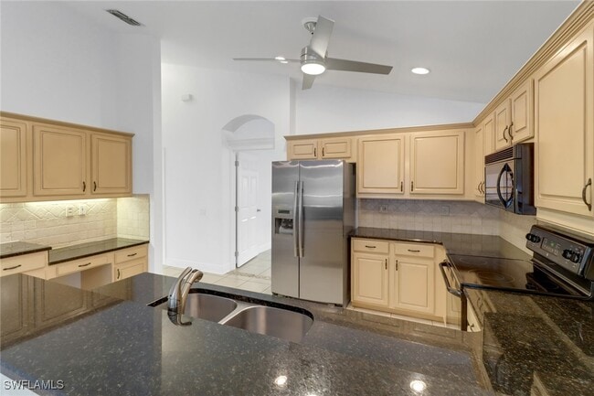 Building Photo - 8794 Fawn Ridge Dr