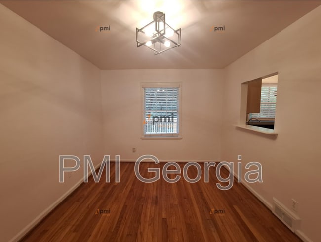 Building Photo - 812 Whelchel Dr