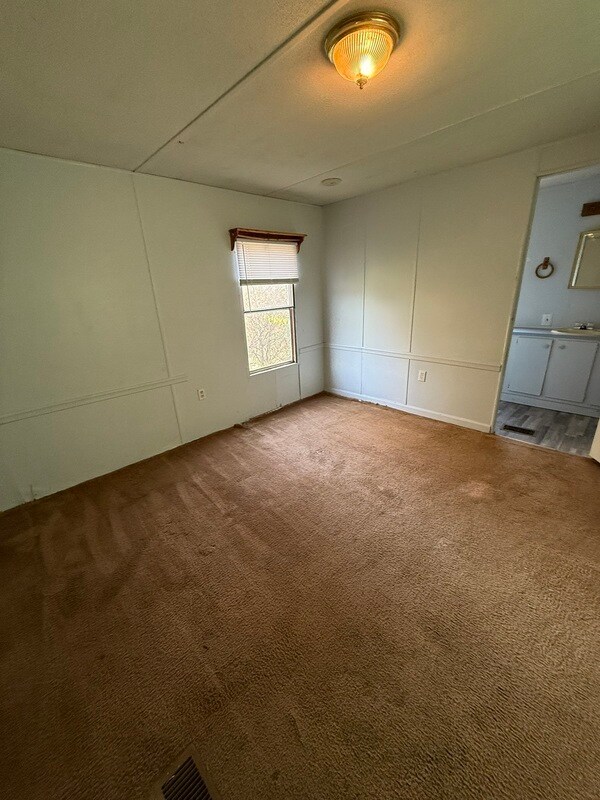 Building Photo - 265 Walter Dr