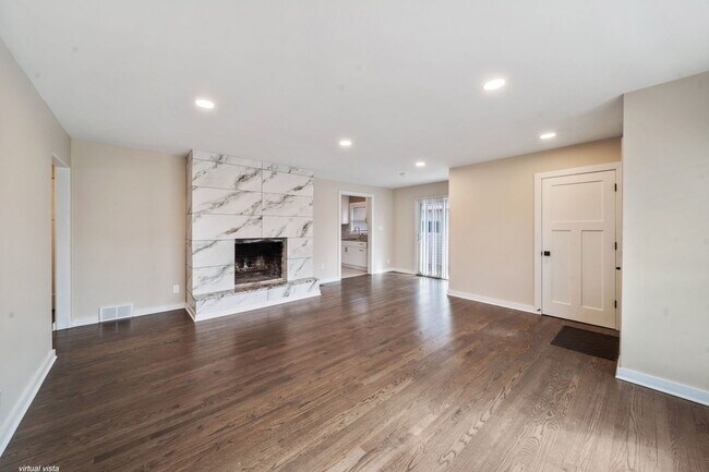 Foto del edificio - 22W144 Marston Ave