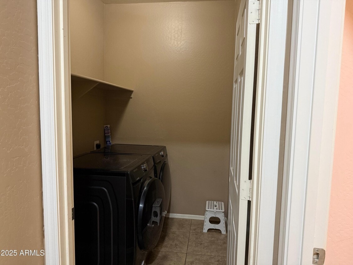 Foto principal - 6826 W Charter Oak Rd