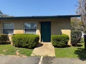 Building Photo - 1415 McCauley Rd