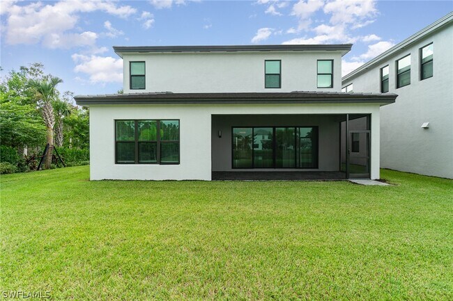 Foto del edificio - 12750 Woodbury Dr