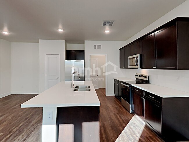 Foto del edificio - 6034 Schmidt St
