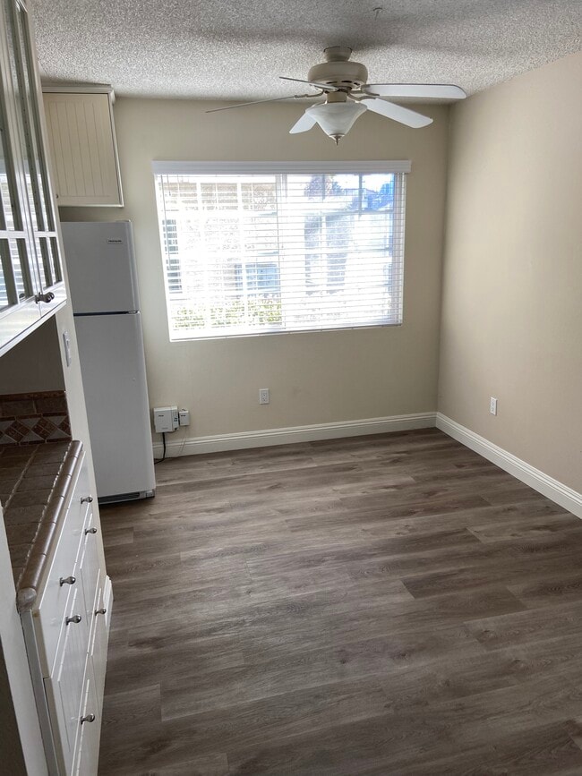 Dining area - 108 N Prospect Ave