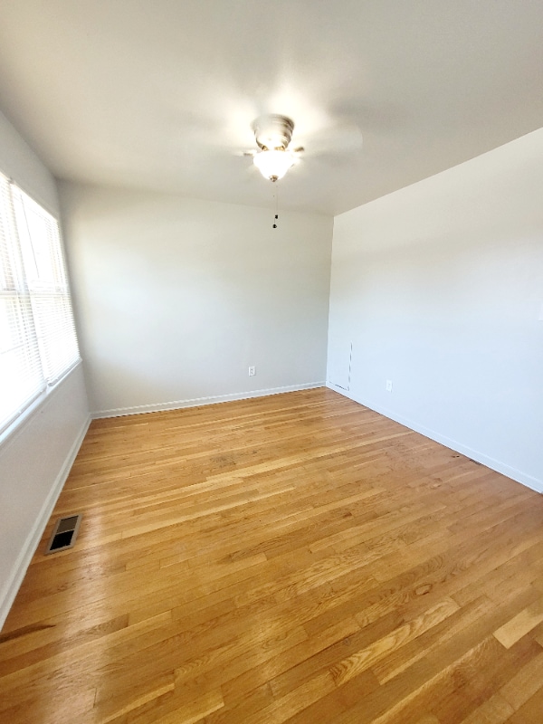 Building Photo - 8 Bainbridge Ave