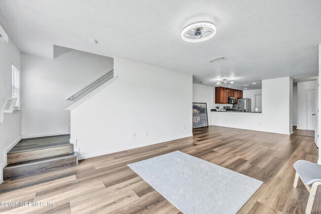 Building Photo - 427 Cabernet Pl