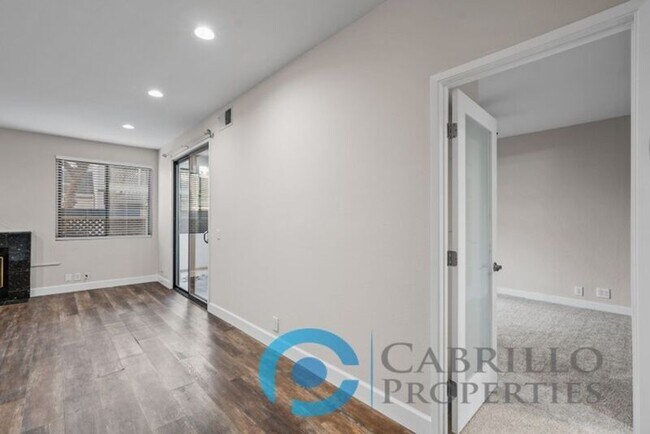 Building Photo - 2236 River Run Dr