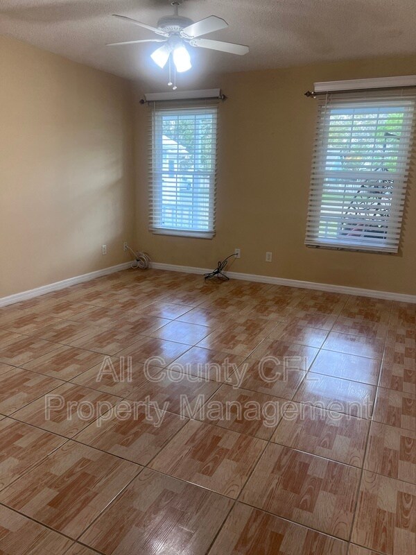 Foto del edificio - 218 Silas Phelps Ct