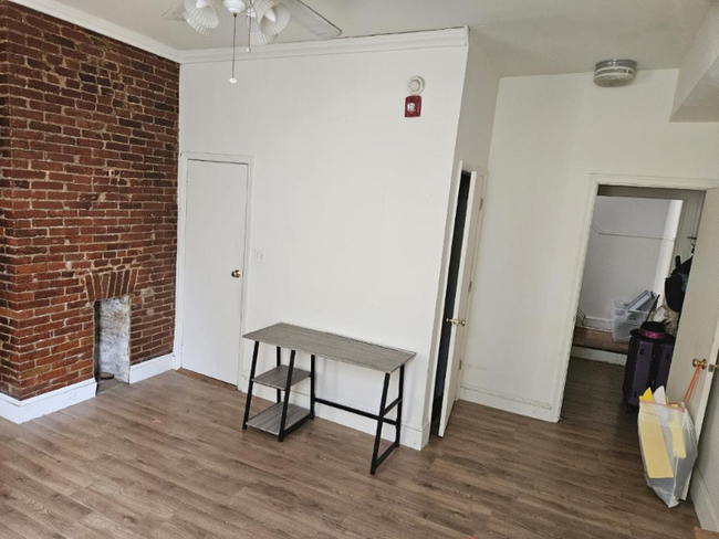 Building Photo - 527 Wharton St