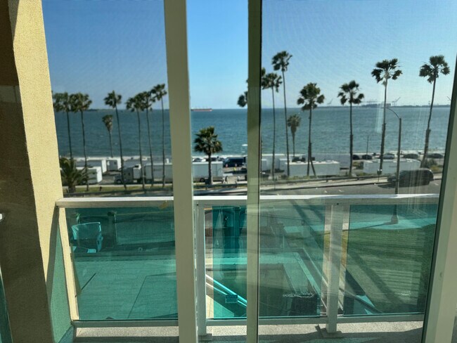 Foto del edificio - 2230 E Ocean Blvd