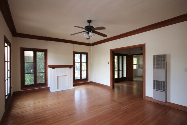 Building Photo - 481 S Hudson Ave