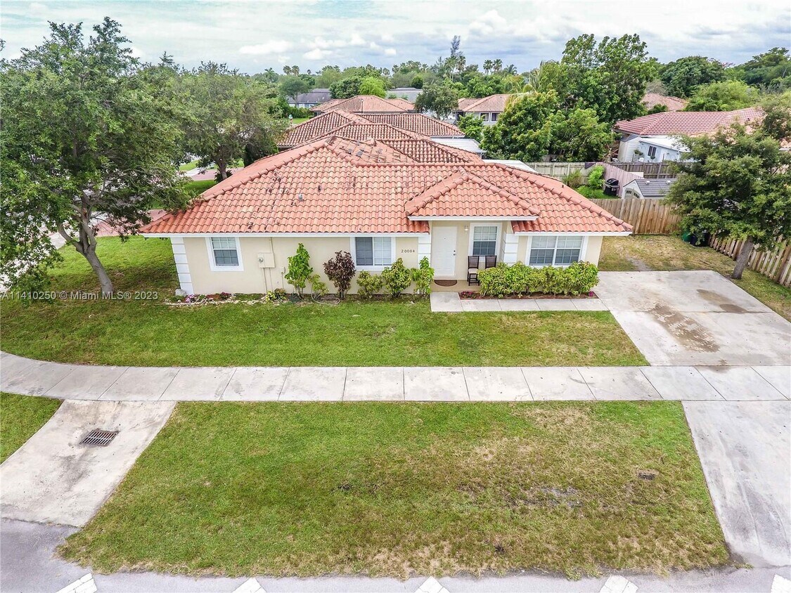 20004 SW 122nd Ct, Miami, FL 33177 House for Rent in Miami, FL