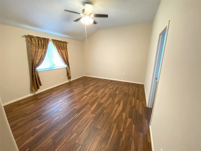 Foto del edificio - 2615 Elder Park Ct