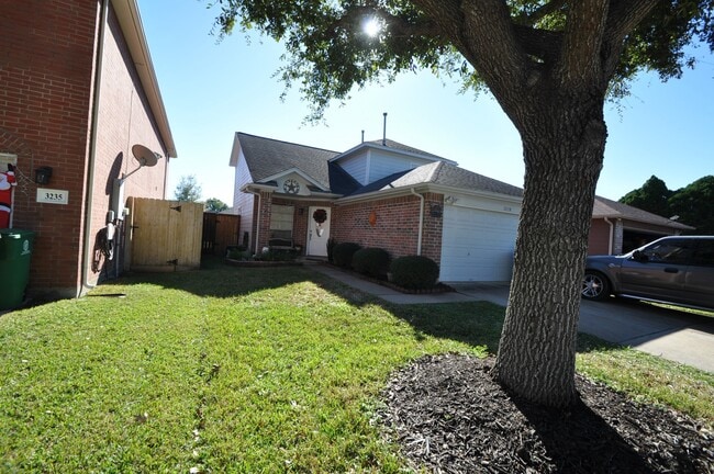 Building Photo - 3239 Beran Dr