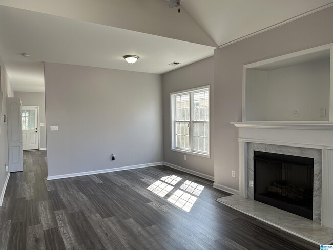 Building Photo - 2202 Village Ln