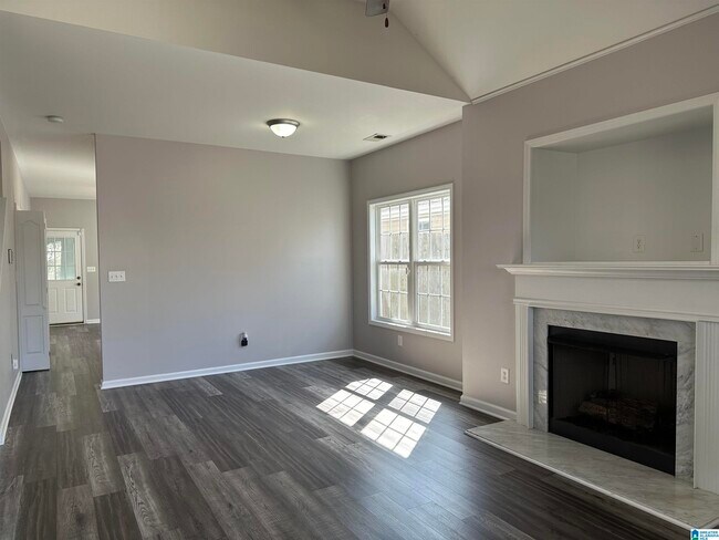 Foto del edificio - 2202 Village Ln