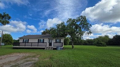 Building Photo - 2739 Lawrence Rd