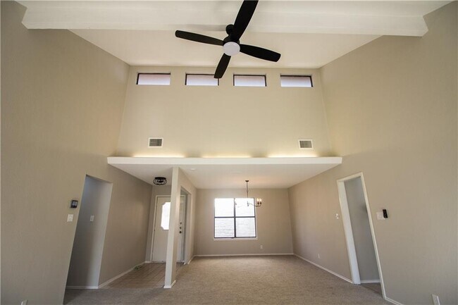 Building Photo - 1703 Broken Shoe Dr