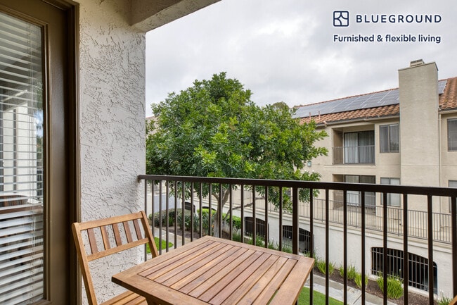 Foto del edificio - 7295 Charmant Dr