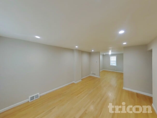 Building Photo - 7908 St Monica Dr