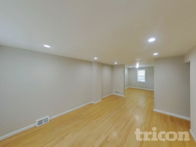 Foto del edificio - 7908 St Monica Dr