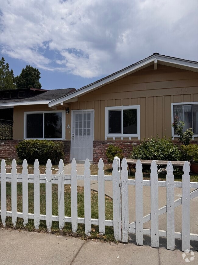 Building Photo - 331 E Palm Ave