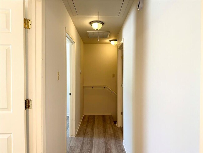 Foto del edificio - 10058 Emnora Ln