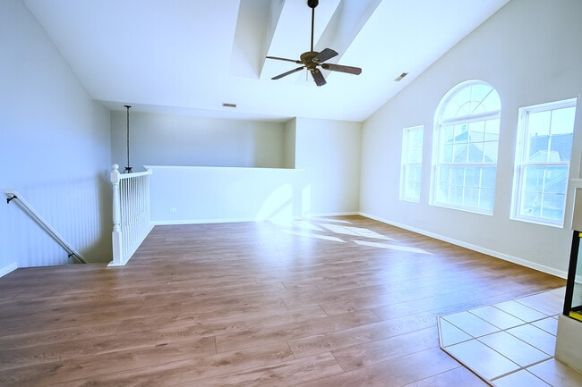 Building Photo - 2866 Stonewater Dr