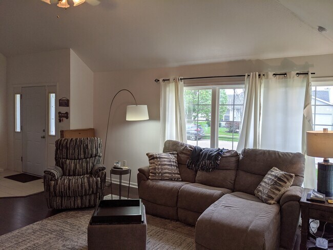 Foto del edificio - 1806 Autumn Ridge Dr
