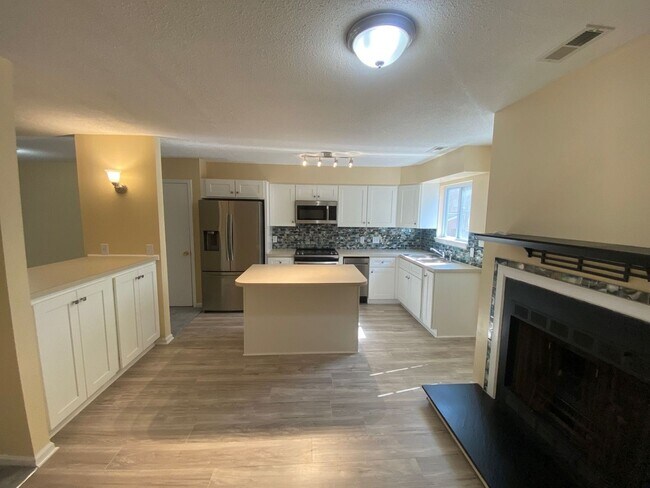 Building Photo - Enjoy coastal living at its finest!  "ASK ...