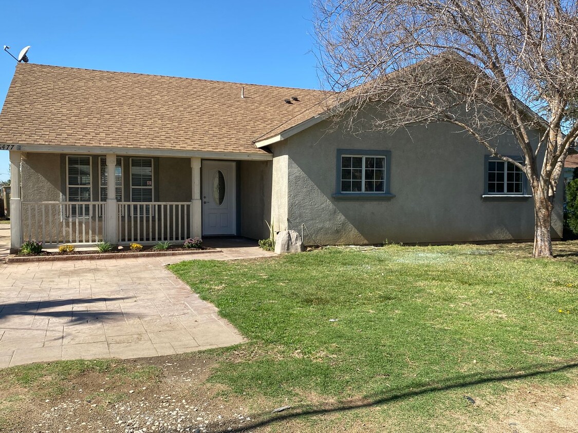 Foto principal - Single story 4 Bedroom for Lease Jurupa Va...