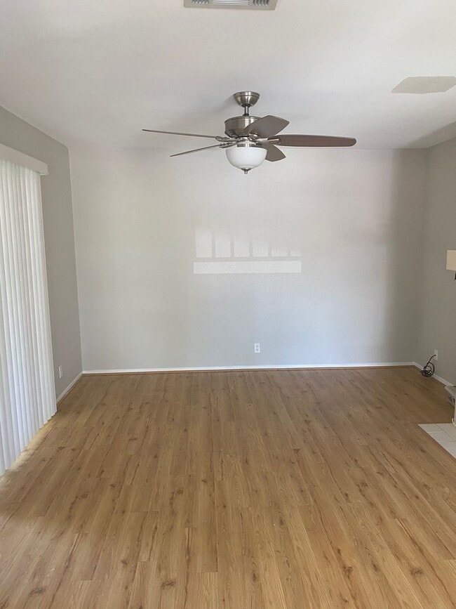 Foto del edificio - Cozy 1 Bedroom, 1 Bath  Condo close to Sor...