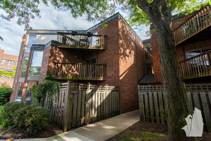 Foto principal - 2045 N Larrabee St