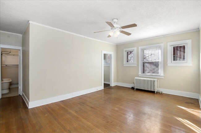 Foto del edificio - Great Location 1 Bedroom in Capitol Hill