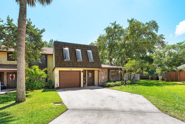 Building Photo - 1048 Raintree Dr