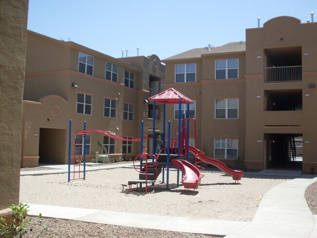 Foto del edificio - Desert Villas- Income Restricted
