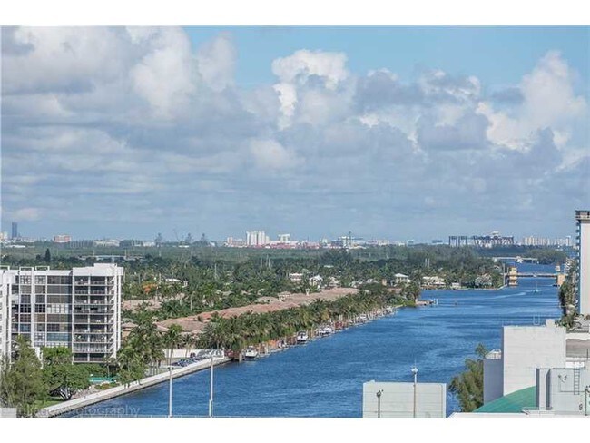 Building Photo - 3800 S Ocean Dr