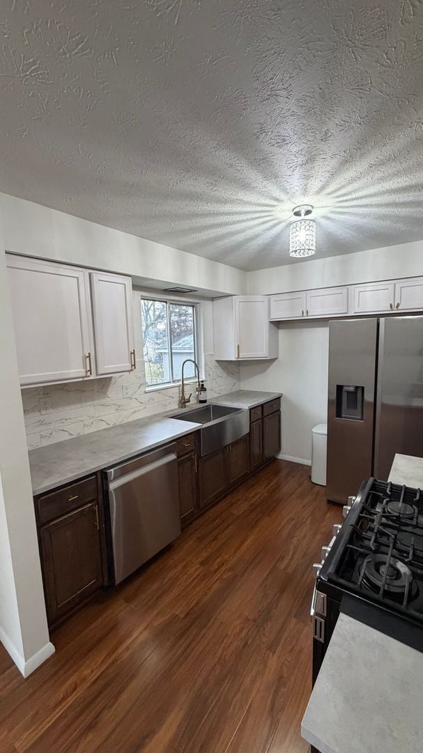 Foto del edificio - Beautiful split level ready to rent