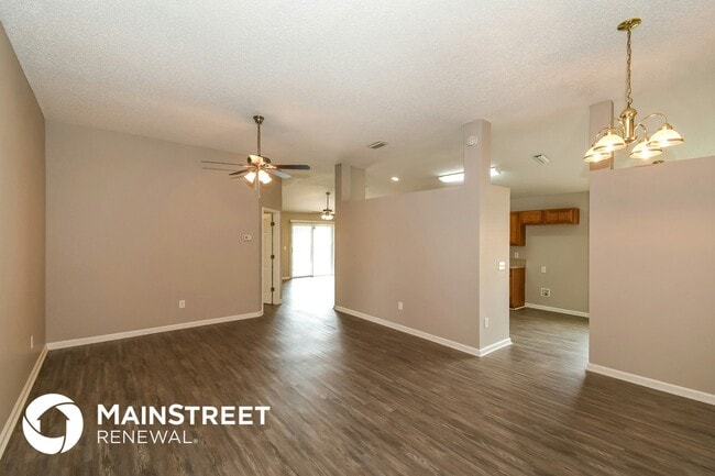 Building Photo - 11731 Deep Springs Dr N
