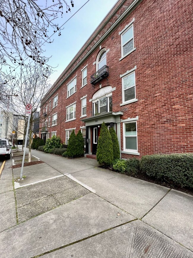 Building Photo - Classic Living at the Novell! Close to UW ...