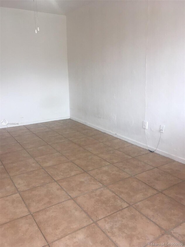 Foto principal - 7623 Biscayne Blvd