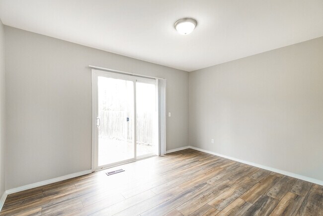 Building Photo - Beautiful 2 Story Home In Erlanger, KY