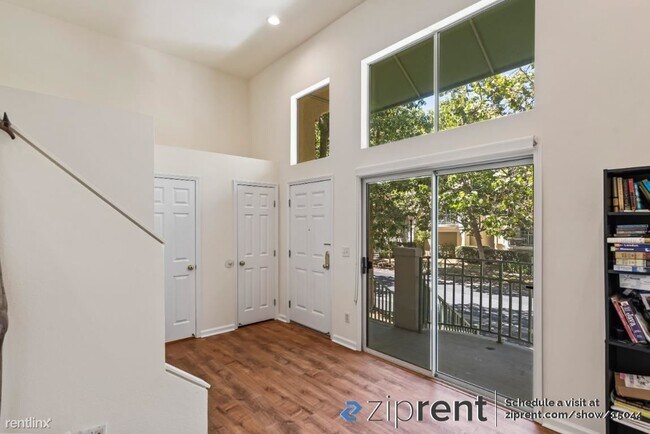 Building Photo - 3 br, 2.5 bath Townhome - 162 Cottonwood C...