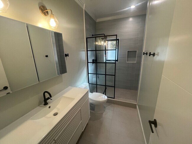 Foto del edificio - Beautiful 2 bed 1 bath ADU cottage in Los ...
