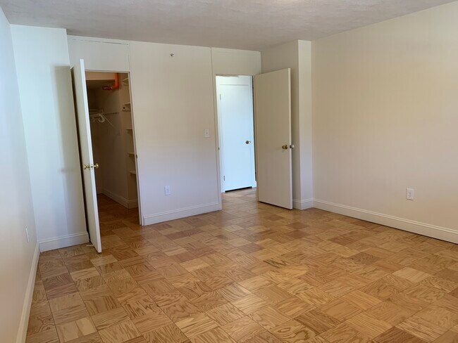 Building Photo - 101 Monmouth St